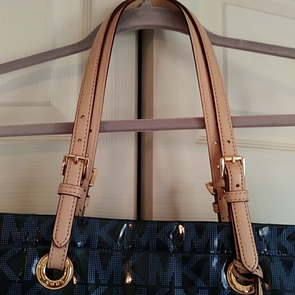 Michael Kors tote - Picture 3 of 9